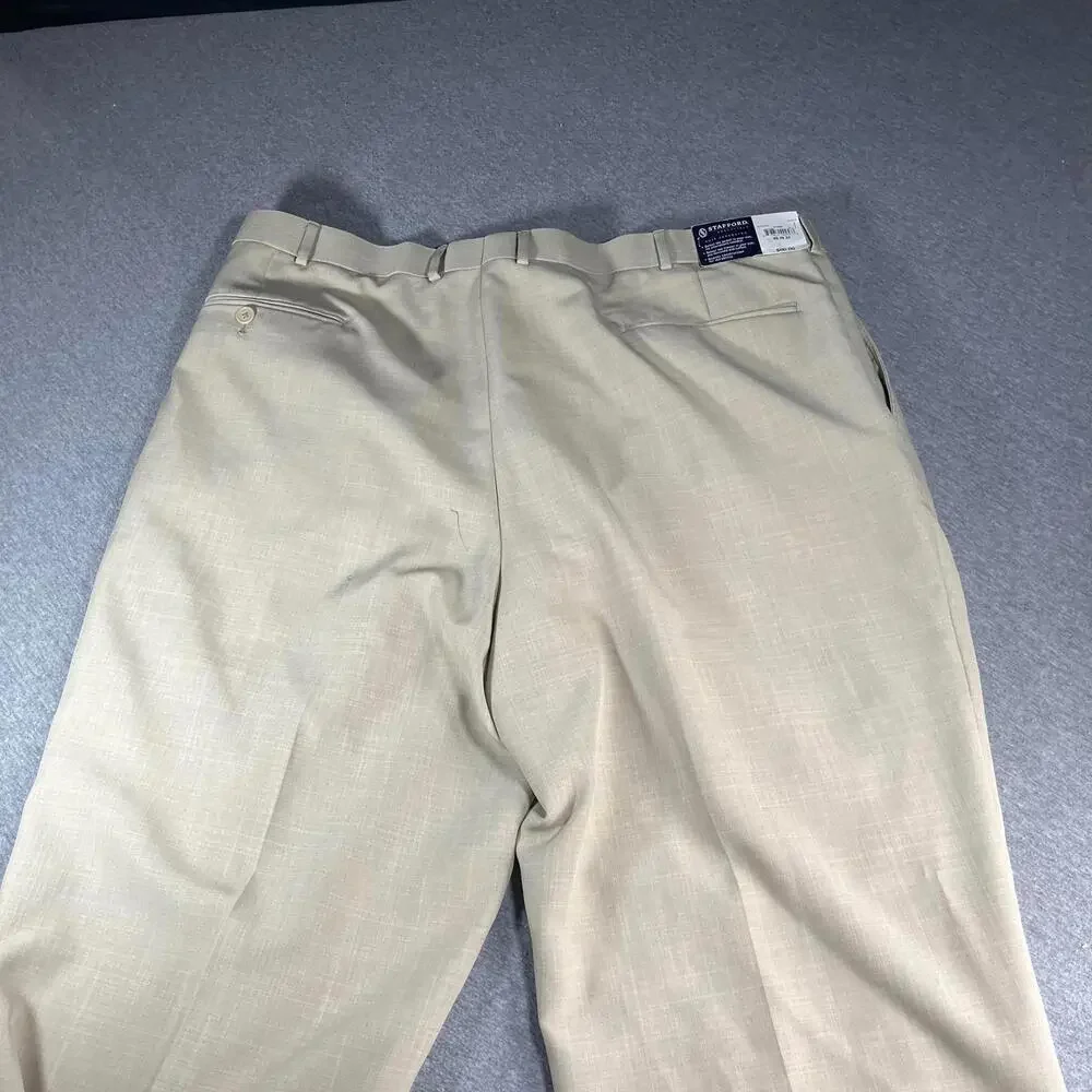 NWT New Stafford Essentials Classic Fit Men's Khaki Dress Pants, Size 40x32